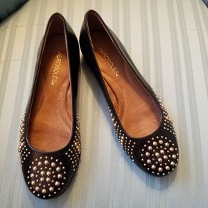 Flats 7.5 AEROSOLES new goldtone button embellished.  Suede lined